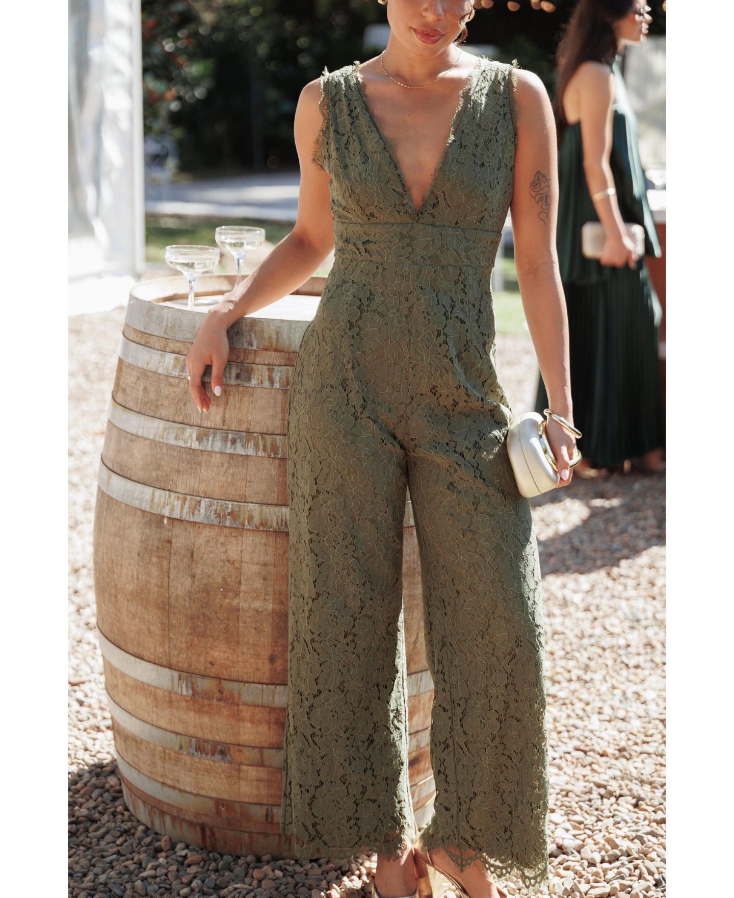 Женский комбинезон Petal and Pup Eloise Floral-Print Lace V-Neck Jumpsuit — фото 6