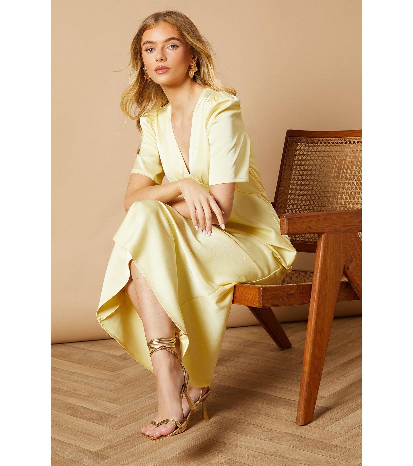 Женское платье Oasis Satin V-Neck Midi, цвет: Сливочный — фото 5
