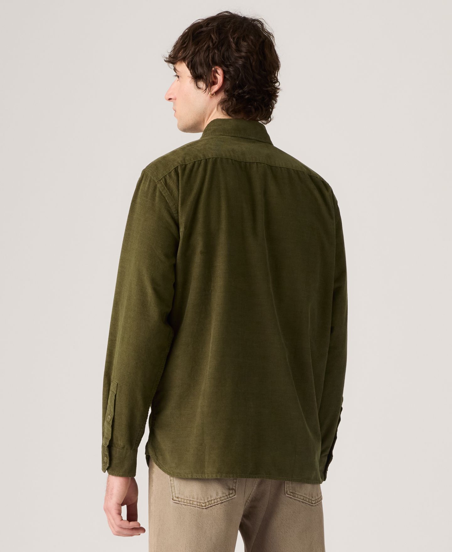 Мужская рубашка Levi's Jackson Worker Corduroy Long-Sleeve Regular-Fit Overshirt, цвет: Оливковый ночной — фото 4