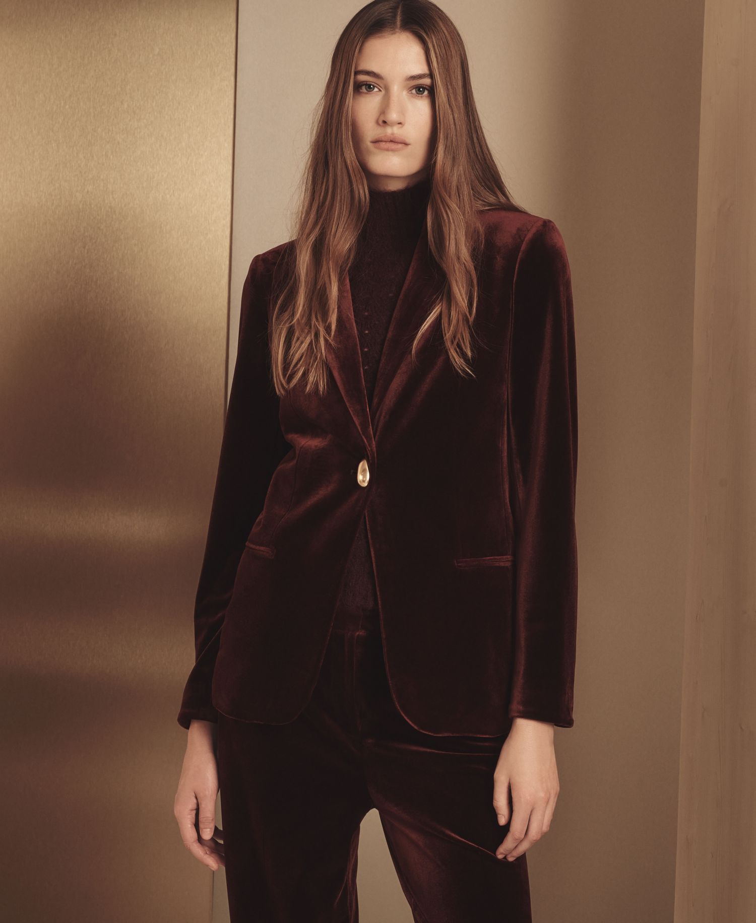 Women's Classic Velvet 1-Button Shoulder-Padded Blazer