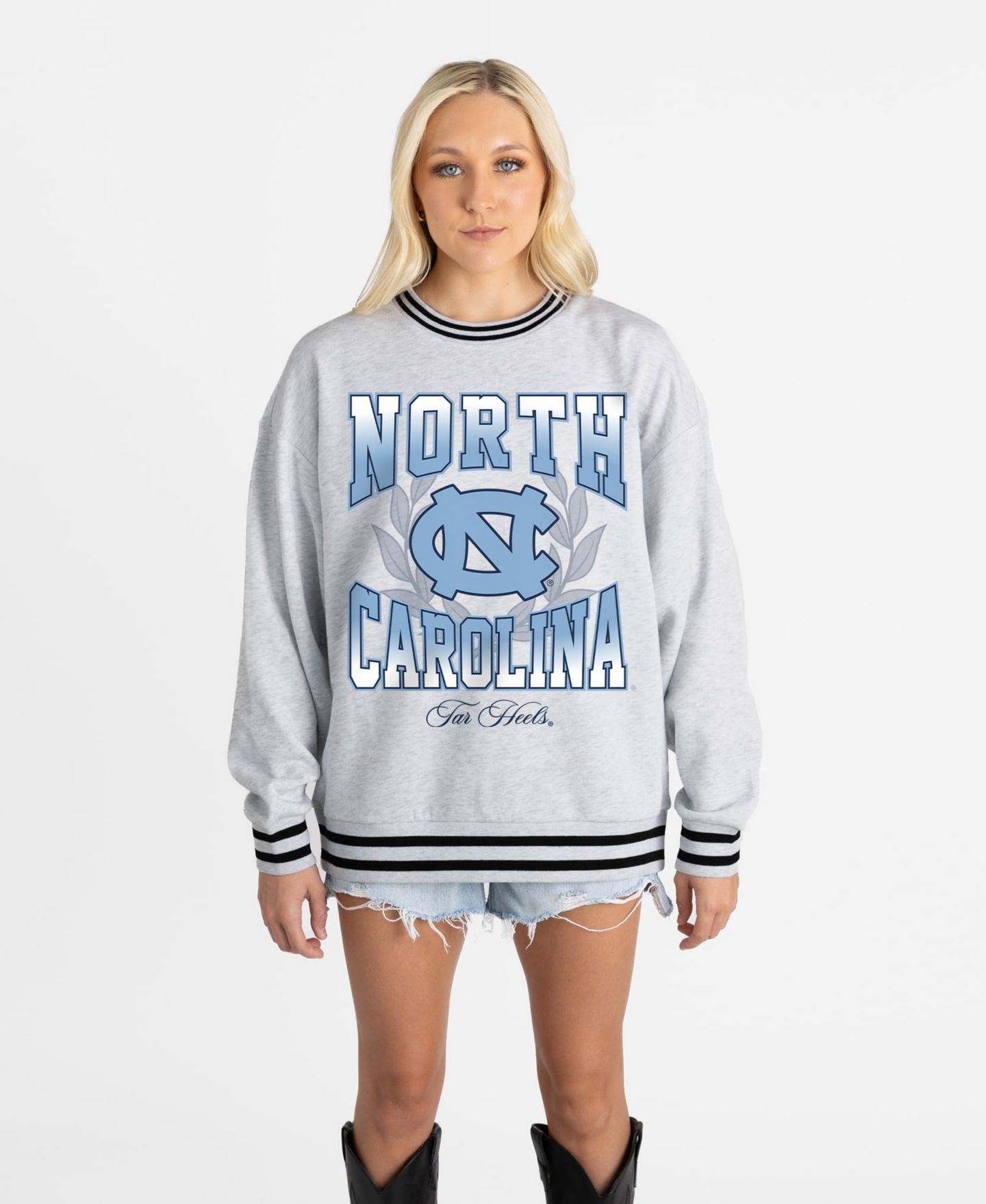 Женские толстовки Gameday Couture Ash North Carolina Tar Heels Oversized Fade Route Ringer Stripe — фото 4
