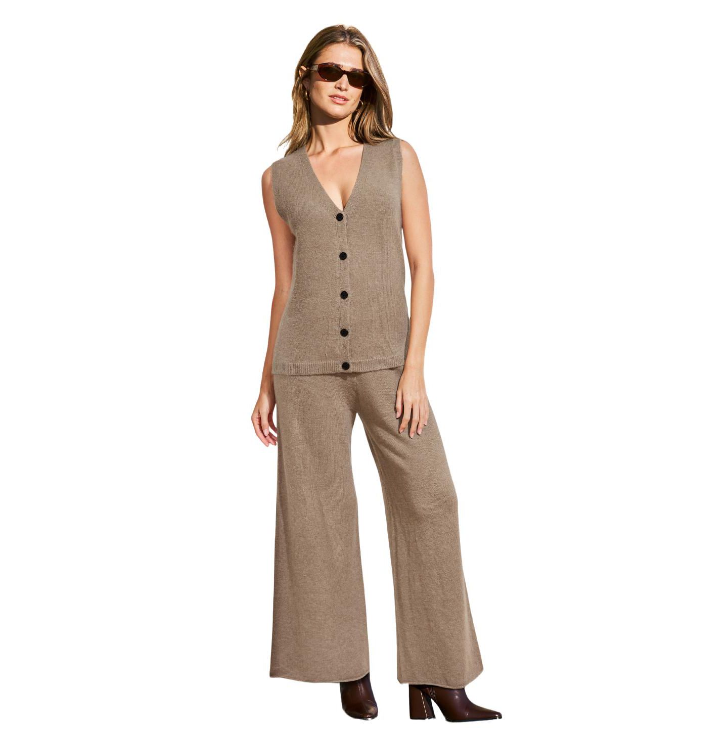 Женские комплекты Cupshe Knit V-Neck Wide-Leg Cardigan, Top, and Pants, 3-Piece Set, цвет: Тёмный бежевый — фото 2