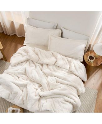 The DNR Chunky Bunny Oversized Comforter Set