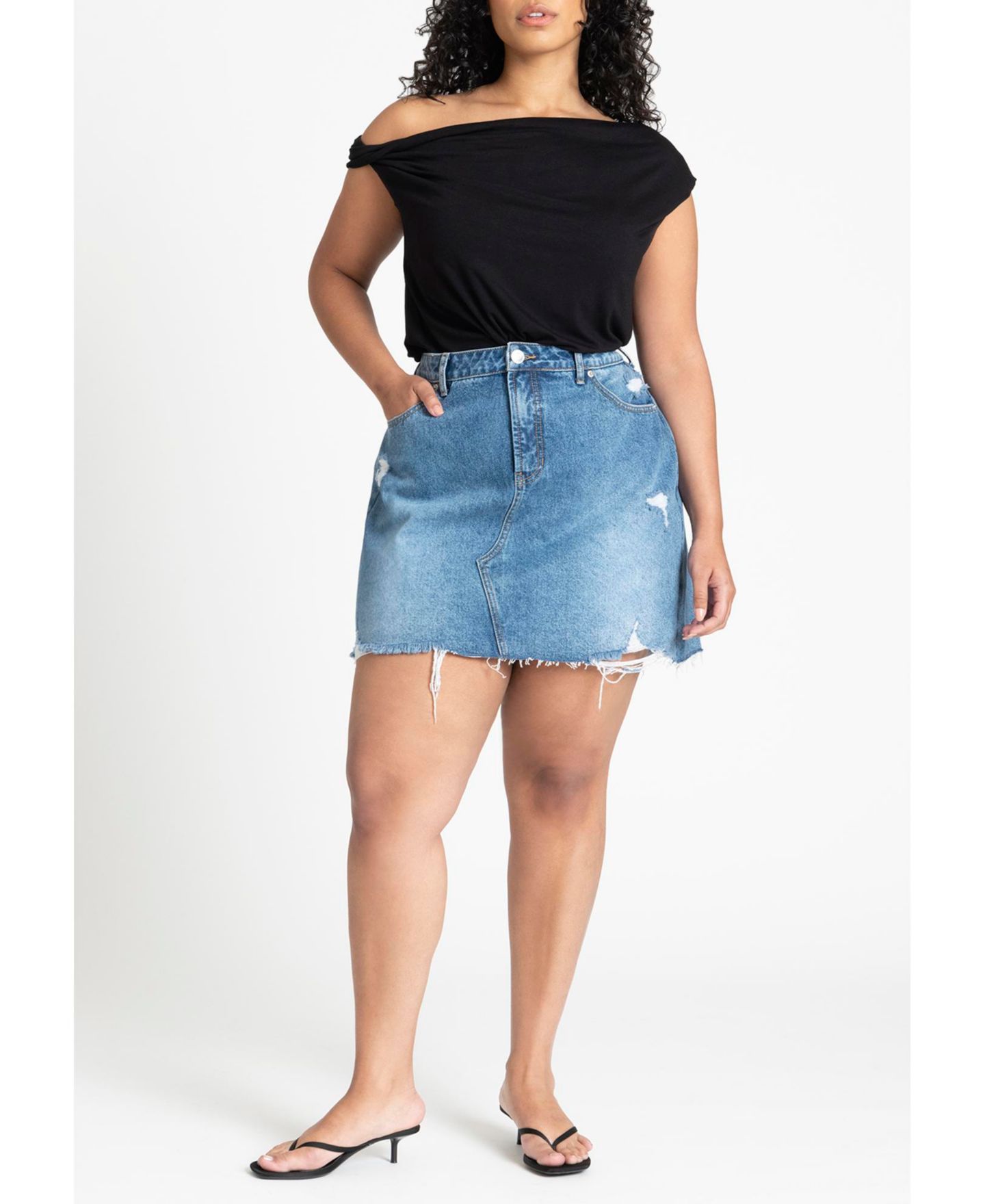 Женский топ ELOQUII Asym Twist Sleeve, цвет: Чёрный оникс — фото 3