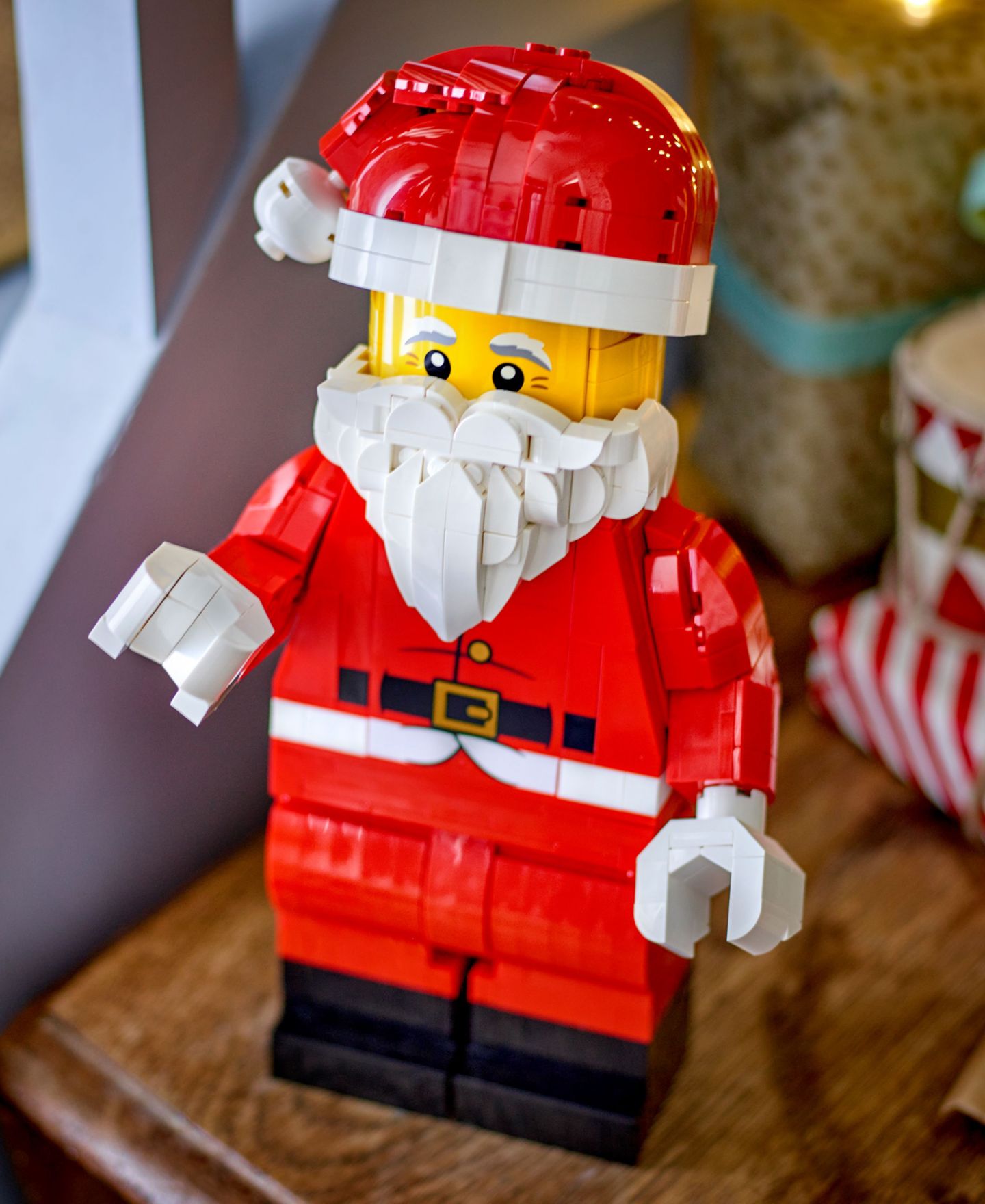 LEGO® Конструктор LEGO Santa Up-Scaled Minifigure 40820 «Санта», 761 деталь, от 10 лет — фото 4