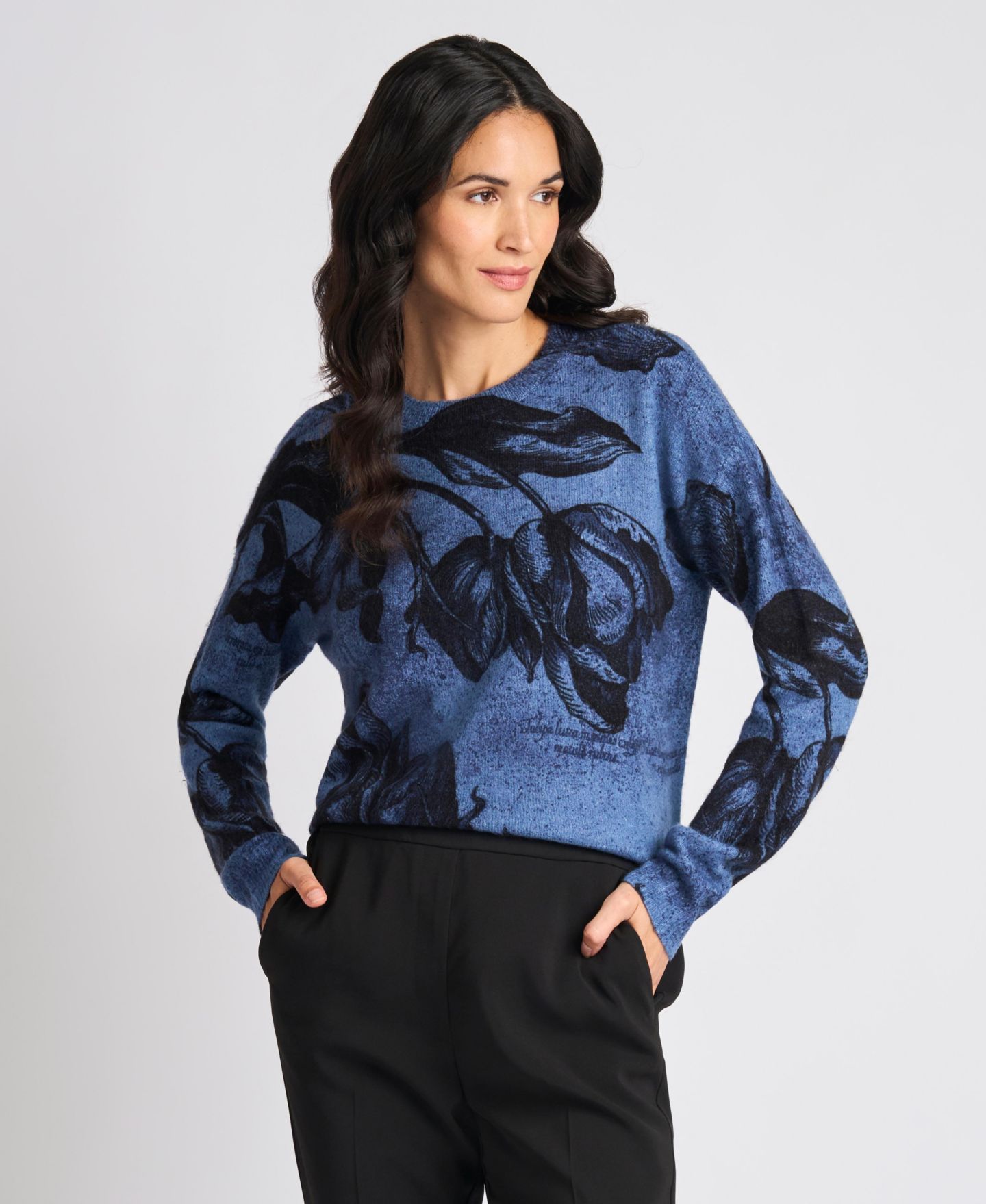 Женский свитер Vince Camuto Floral-Print Long-Sleeve Crewneck, цвет: Тёмный джинсовый — фото 4