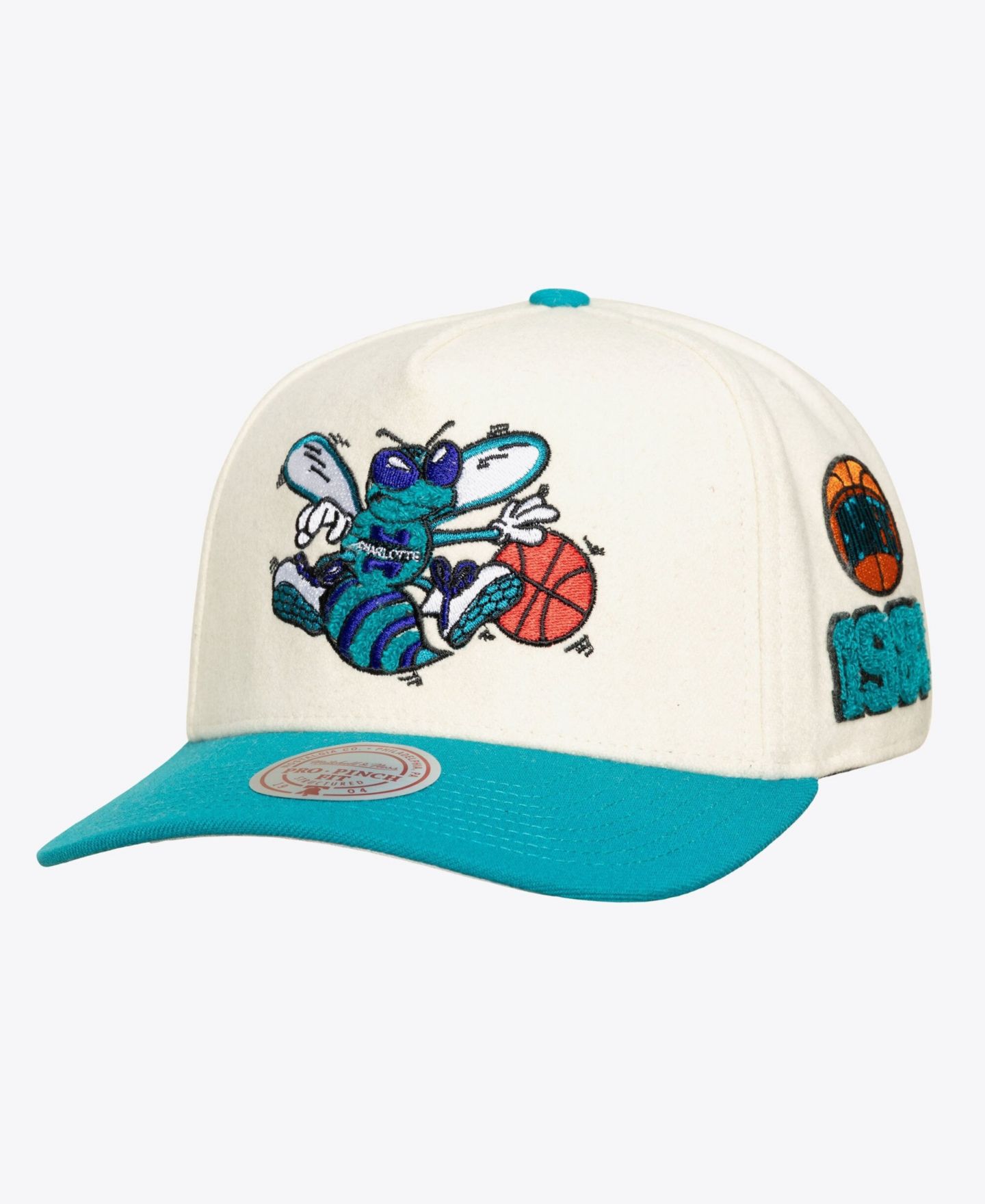 Кепка Mitchell & Ness Cream Charlotte Hornets Cream Team Pro Adjustable Hat — фото 2