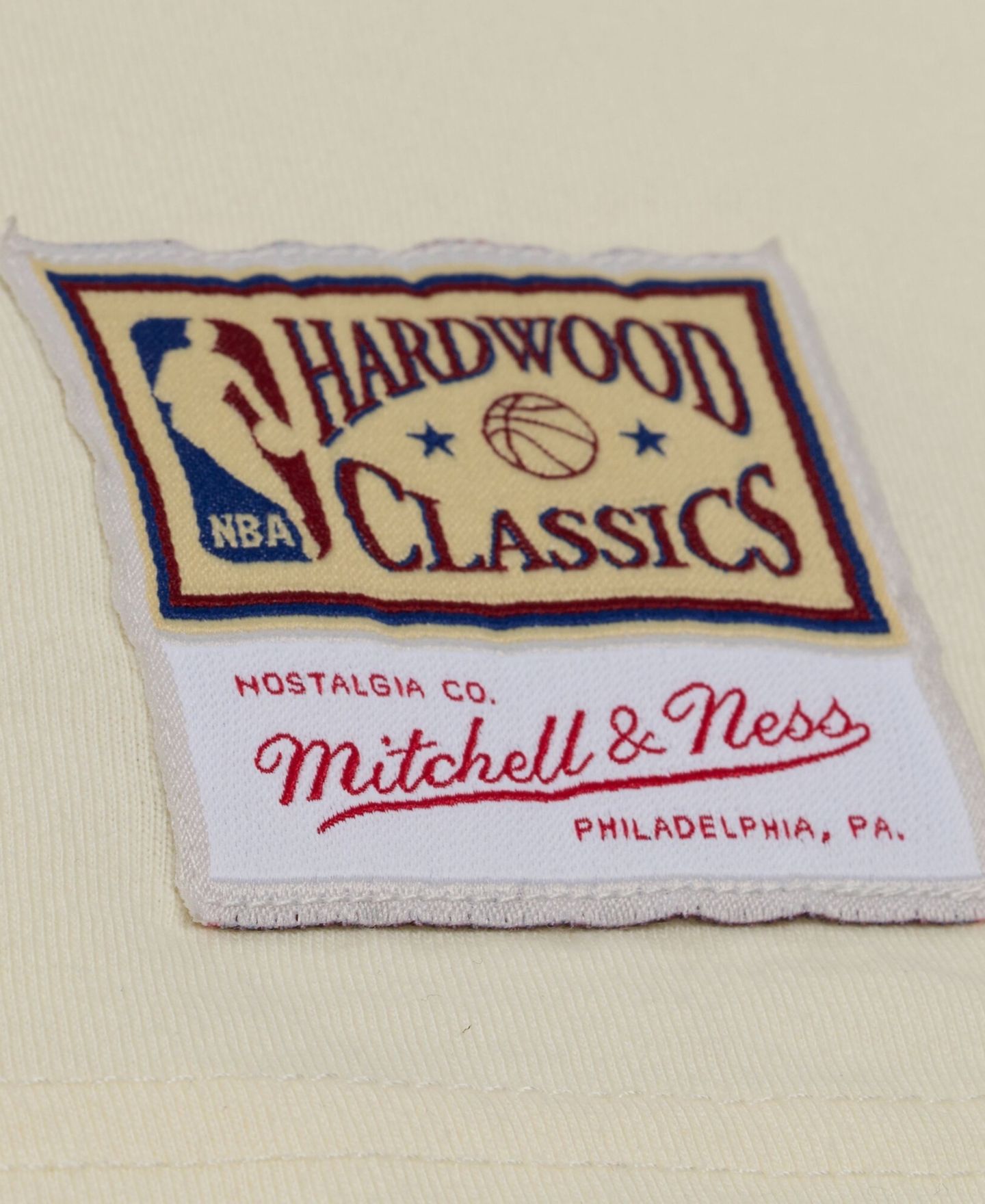 Мужская футболка Mitchell & Ness Oatmeal Boston Celtics Heritage Hues Oversized — фото 4