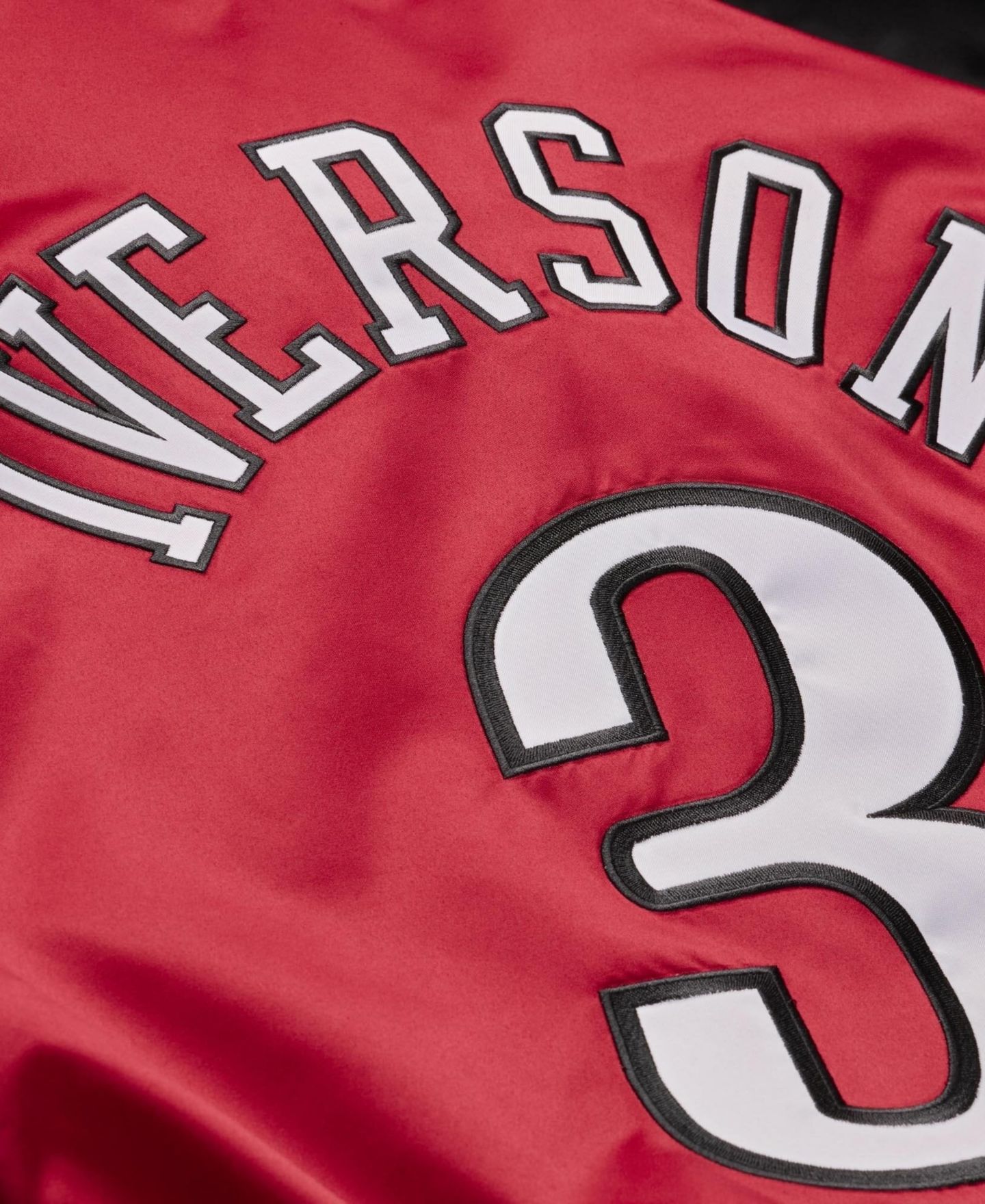 Мужская куртка Mitchell & Ness Allen Iverson Red Philadelphia 76ers Player Lightweight Satin — фото 5