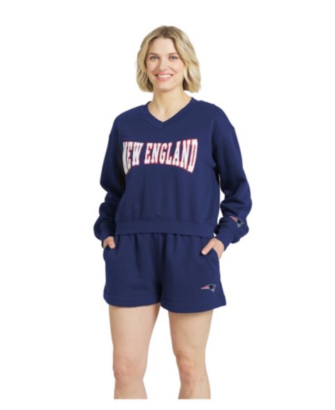 WEAR by Erin Andrews Women's Navy New England Patriots Fleece V-Neck Lounge Set