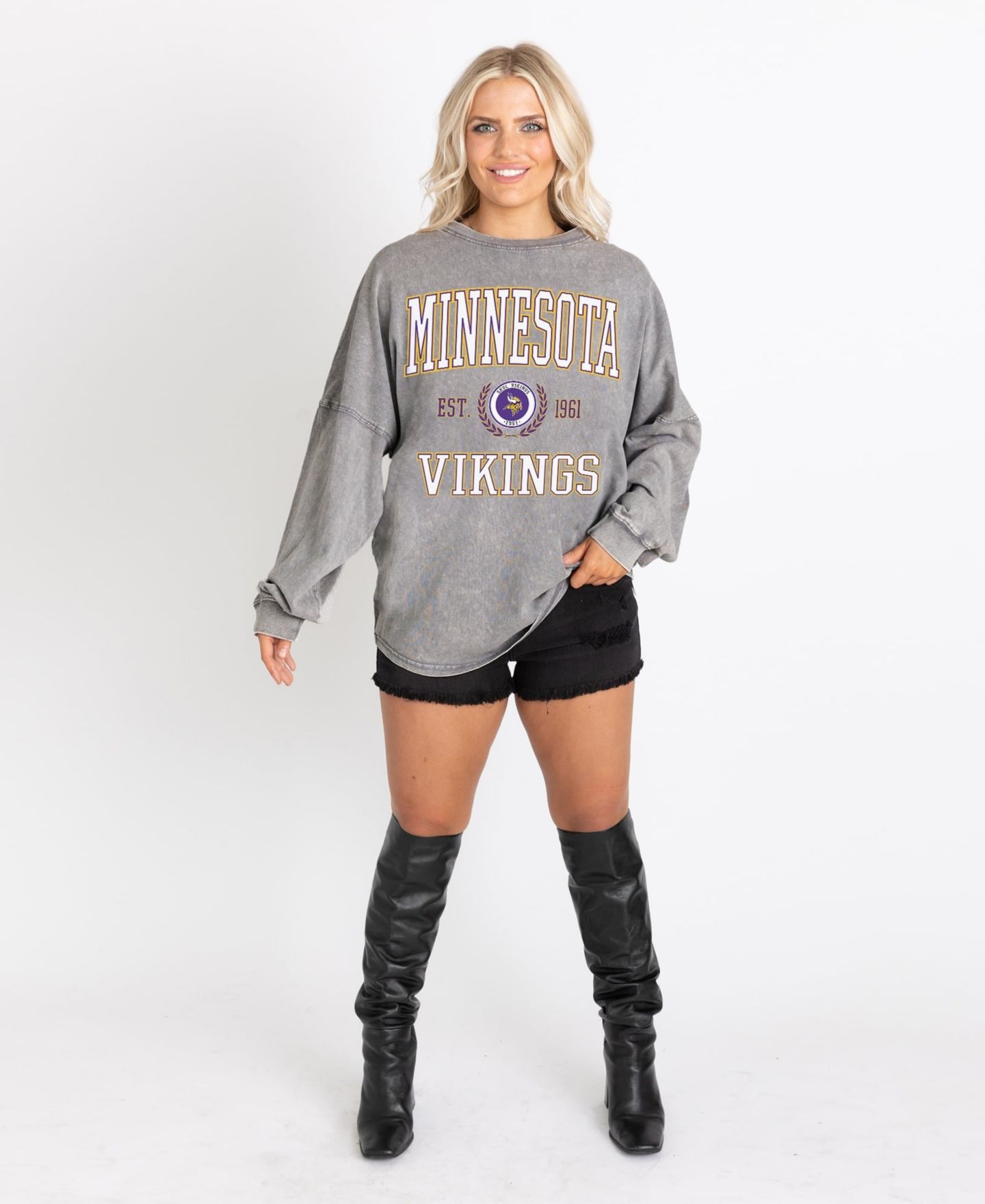 Женская футболка Gameday Couture Gray Minnesota Vikings Oversized Final Score Snow Wash Long-Sleeve — фото 3