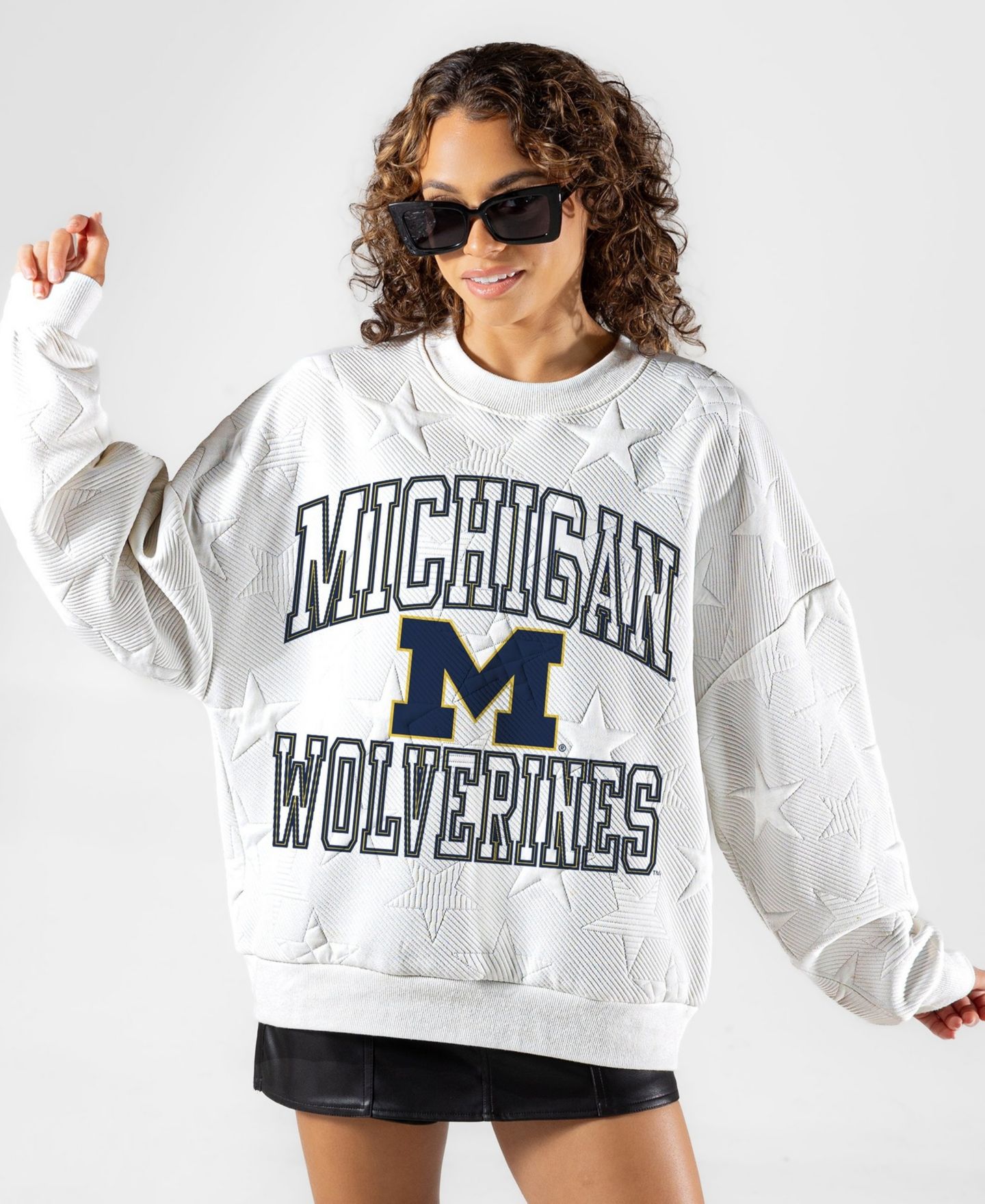 Женская толстовка Gameday Couture White Michigan Wolverines Big Play Energy Tonal Star Embossed — фото 1