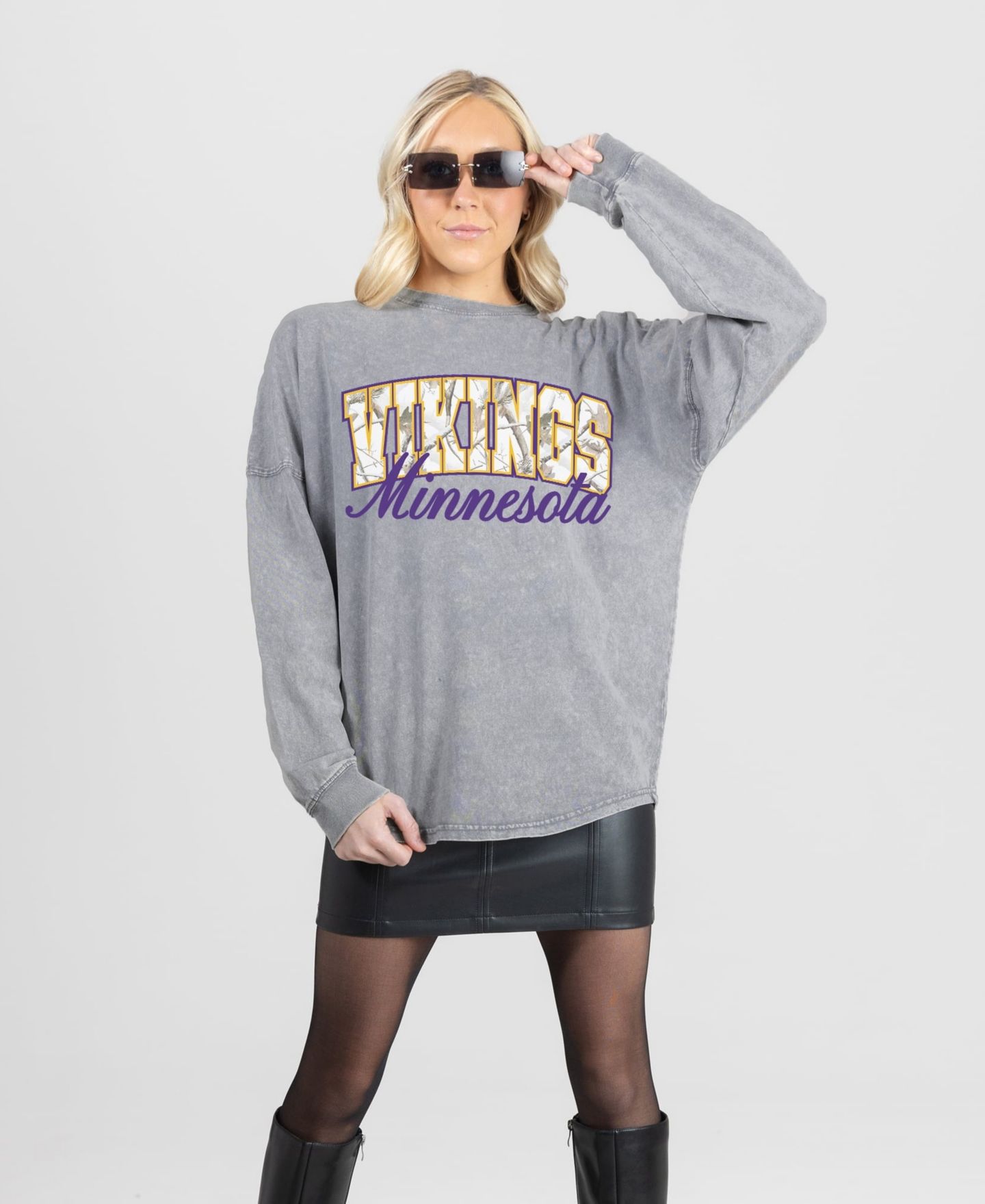 Женская футболка Gameday Couture Gray Minnesota Vikings On The Hunt Oversized Snow Wash Long-Sleeve — фото 4