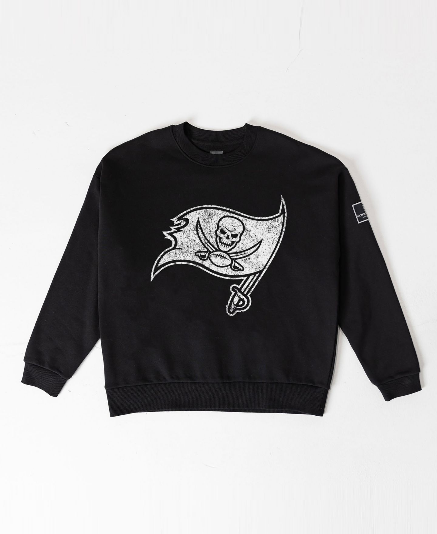Женская толстовка Gameday Couture Black Tampa Bay Buccaneers Bold Move Black Label Premium Drop Shoulder — фото 5