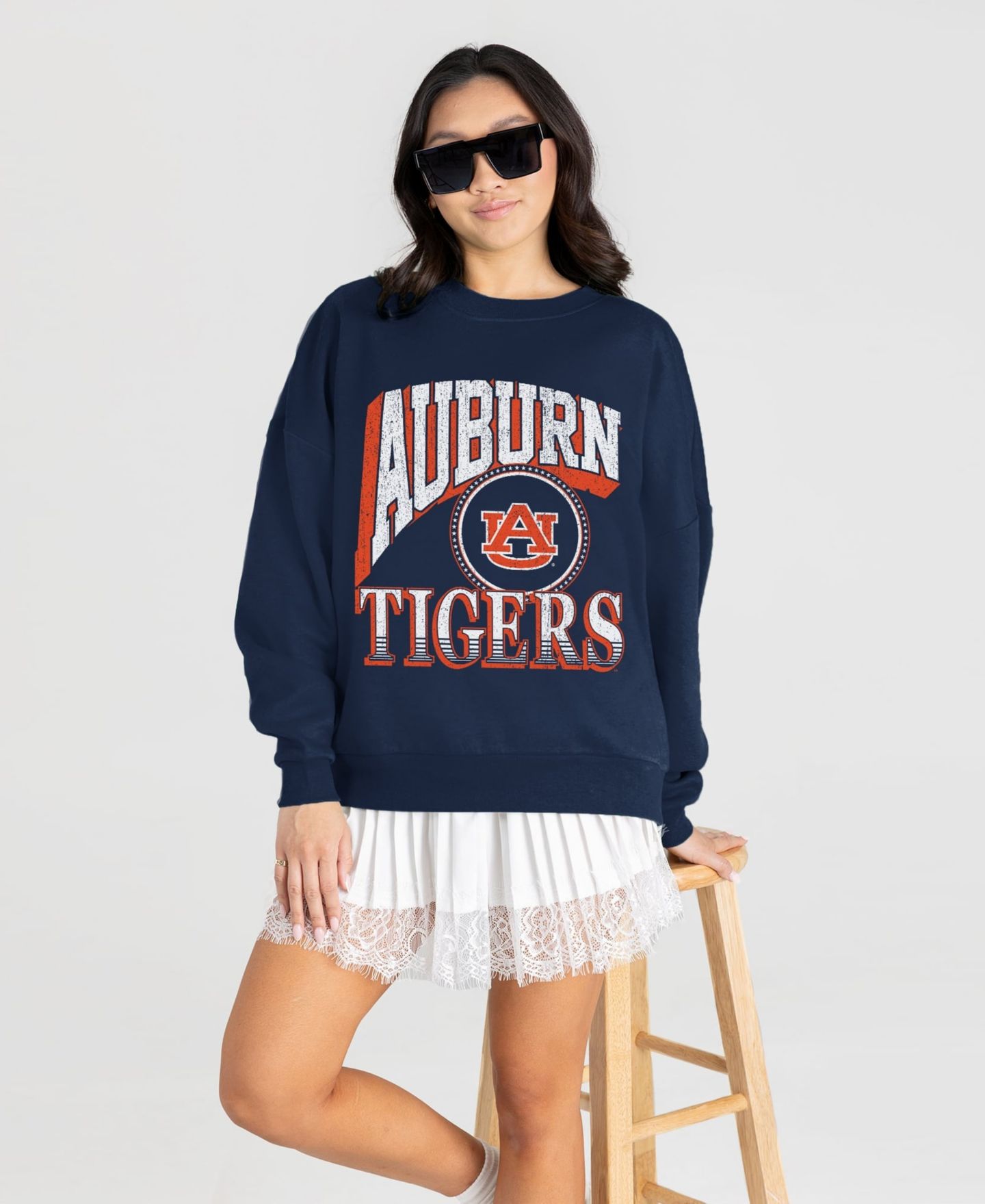 Женская толстовка Gameday Couture Navy Auburn Tigers Main Character Oversized Premium Drop Shoulder — фото 5