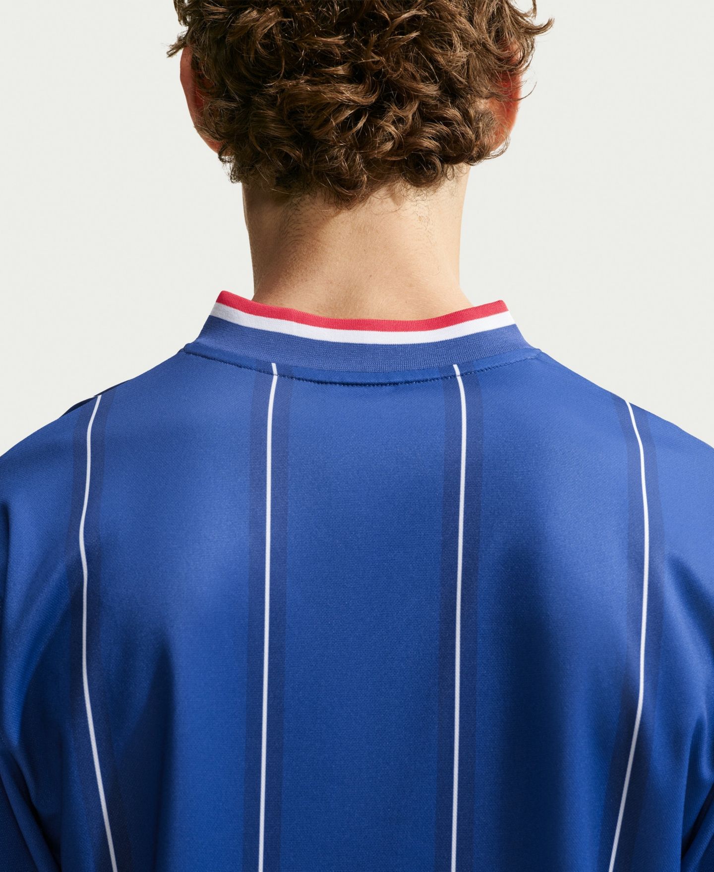 Мужской топ Nike Royal Chelsea 2026/27 Third Energy Dri-FIT Long-Sleeve Lifestyle Jersey — фото 2