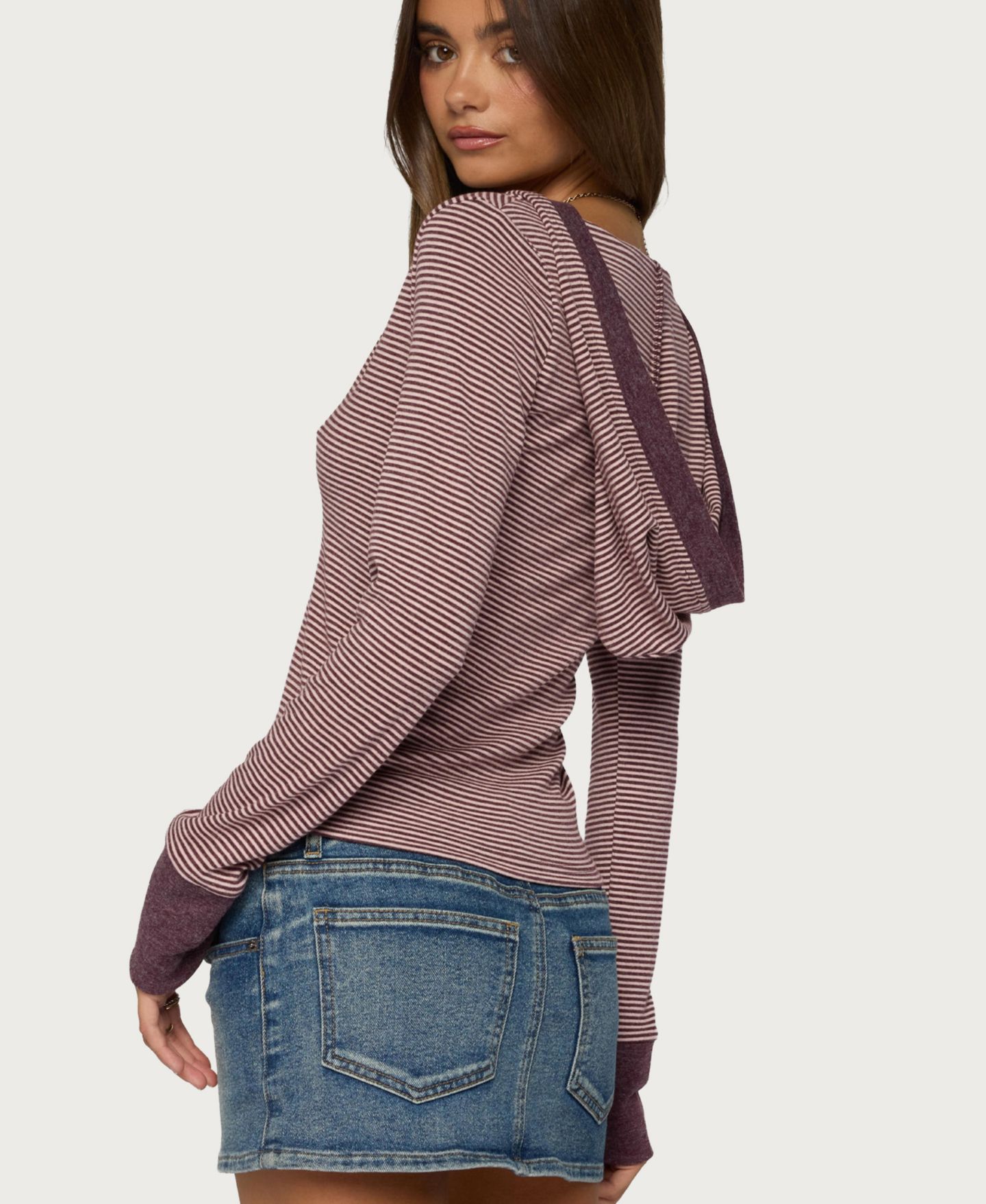 Женский топ Edikted Kadia Long-Sleeve Hooded Striped, цвет: Бордовый — фото 2