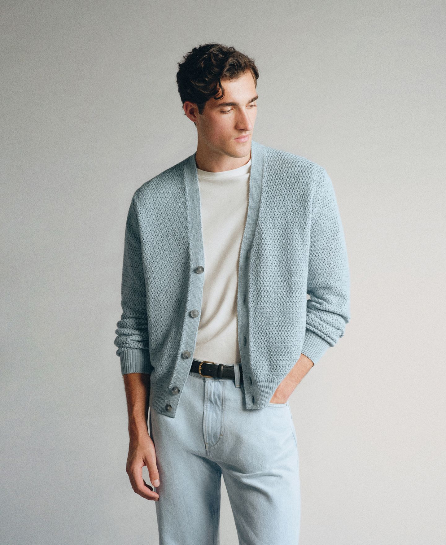 Мужской кардиган Mango Saski V-Neck Straight-Fit Long-Sleeve, цвет: Небесно-голубой — фото 4