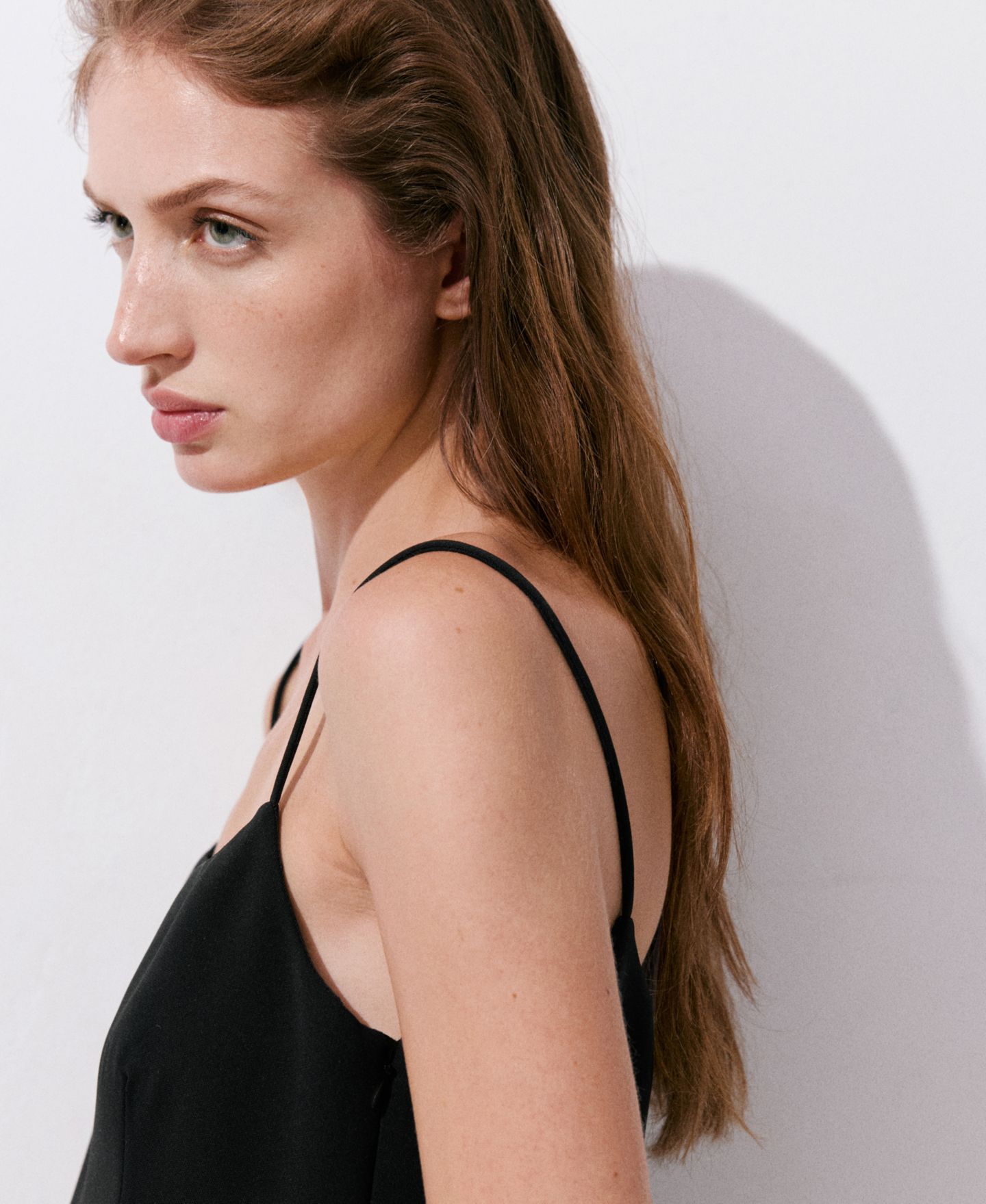 Женский топ Mango Square Neck Sleeveless Crop, цвет: Чёрный — фото 3
