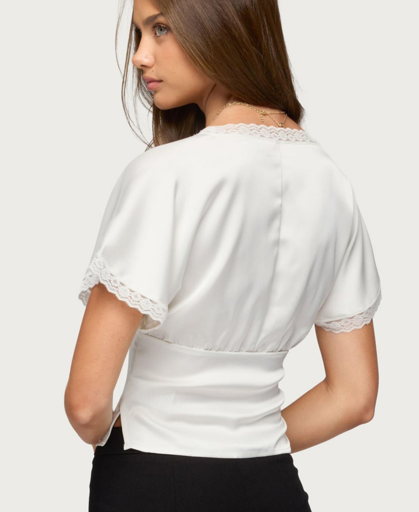 Женская блузка Edikted Ihara Lace V-Neck Cinched-Waist, цвет: Белый — фото 5