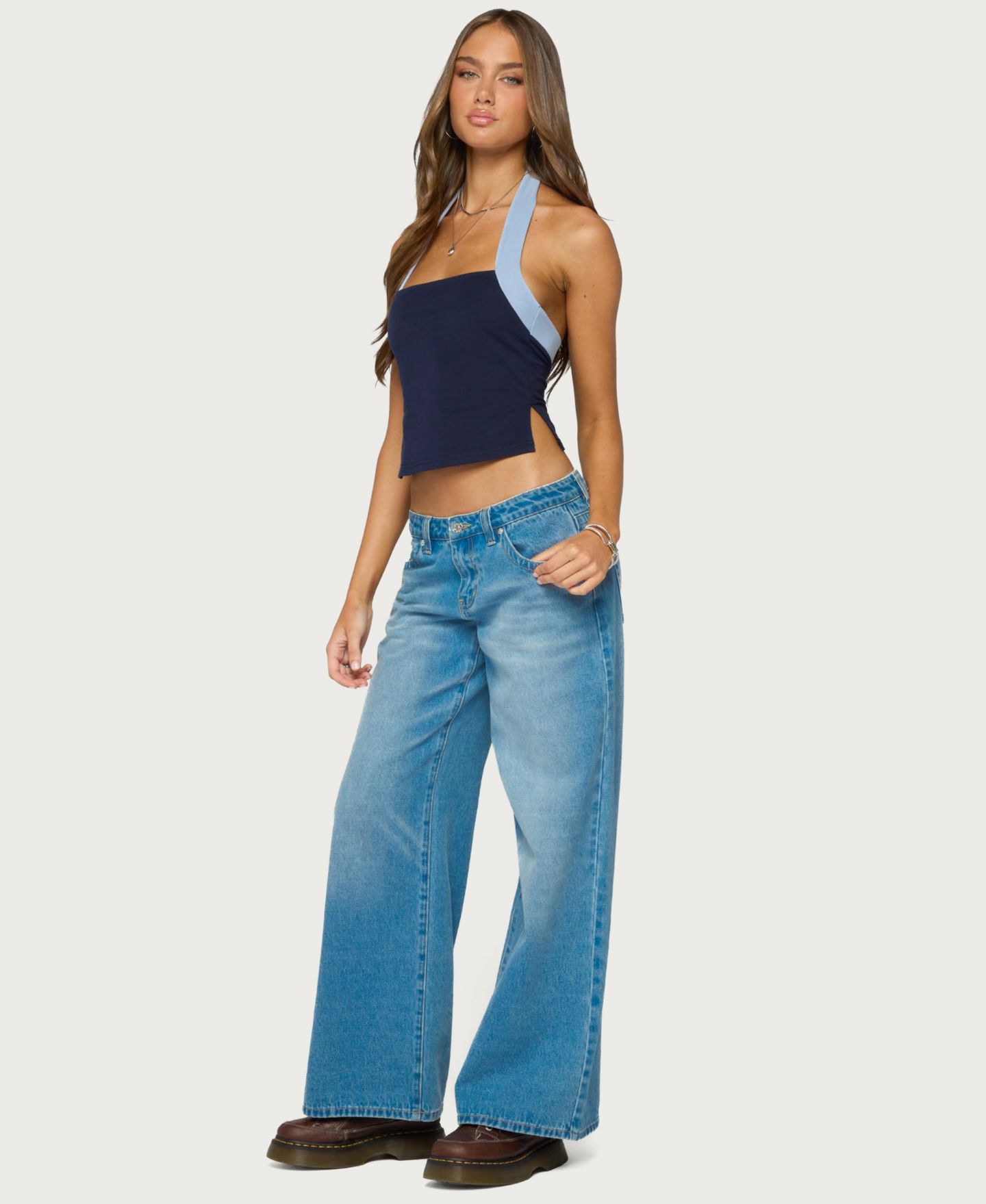 Женский топ Edikted Tanna Colorblock Halter Crop, цвет: Тёмно-синий — фото 4
