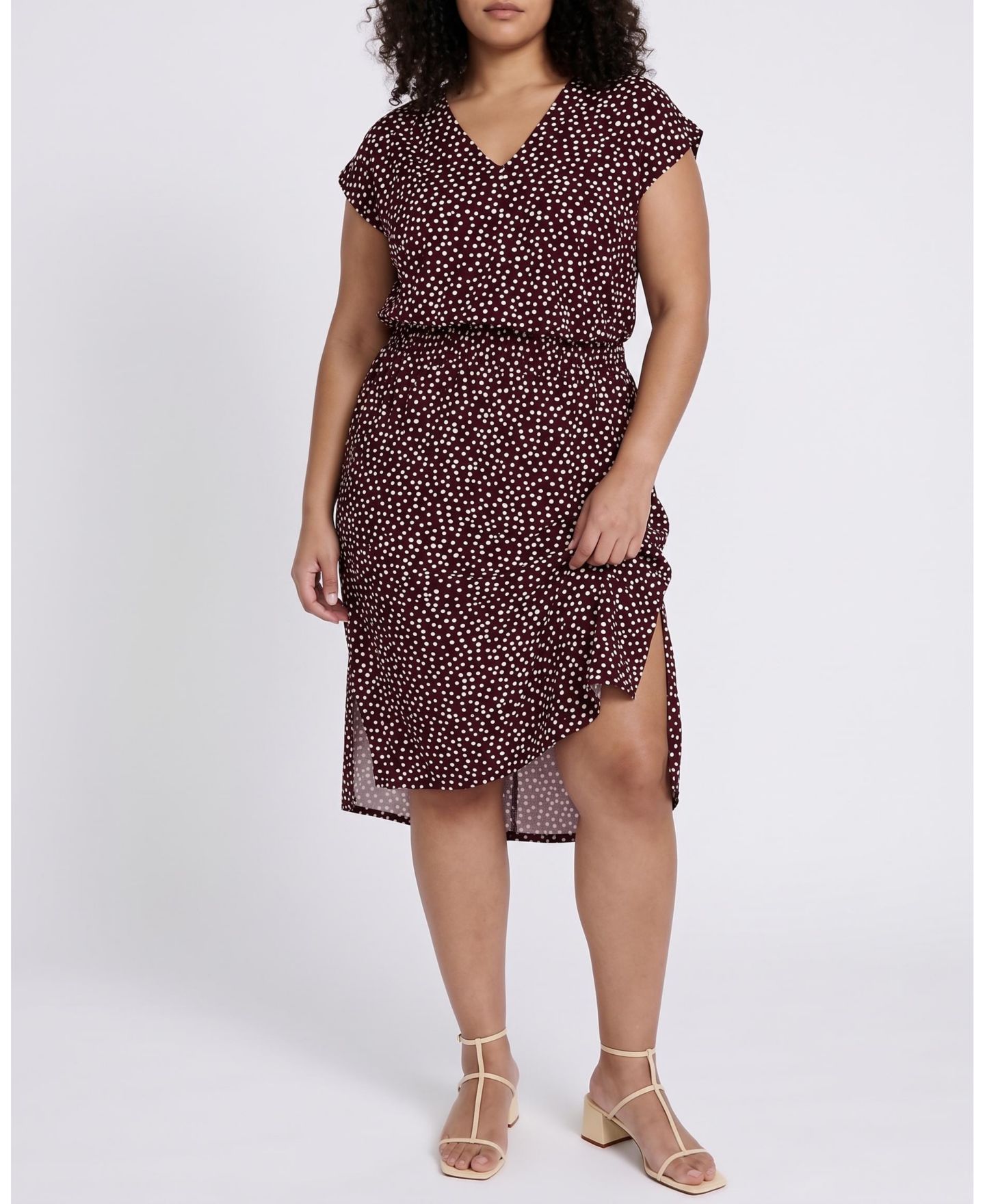 Женское платье Universal Standard Plus Size Tish Divine V-Neck Short-Sleeve Polka Dot Midi, цвет: Коричневый / Белый с принтом — фото 2