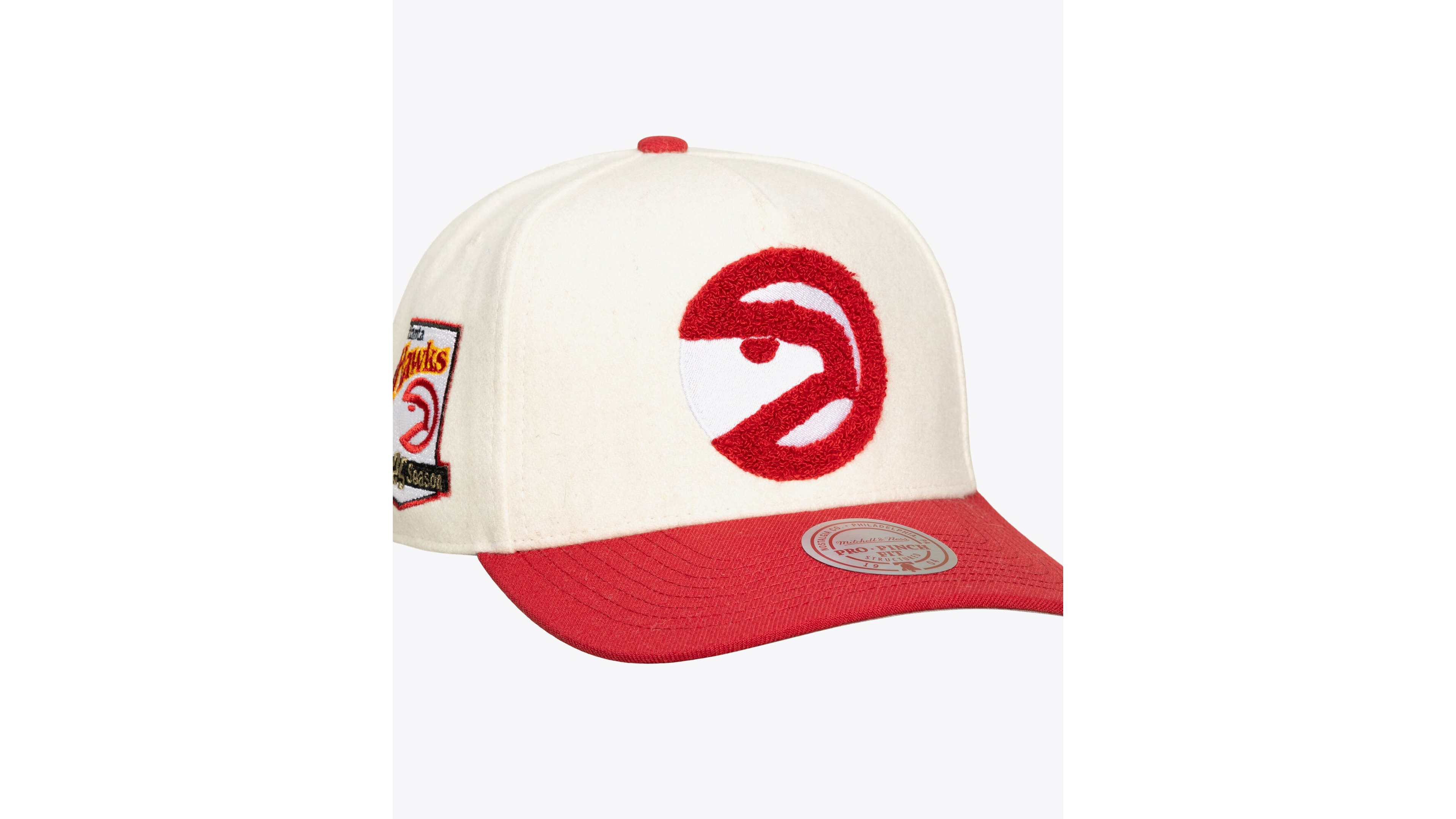 Mitchell & Ness Men's and Women's Cream Atlanta Hawks Cream Team Pro Adjustable Hat