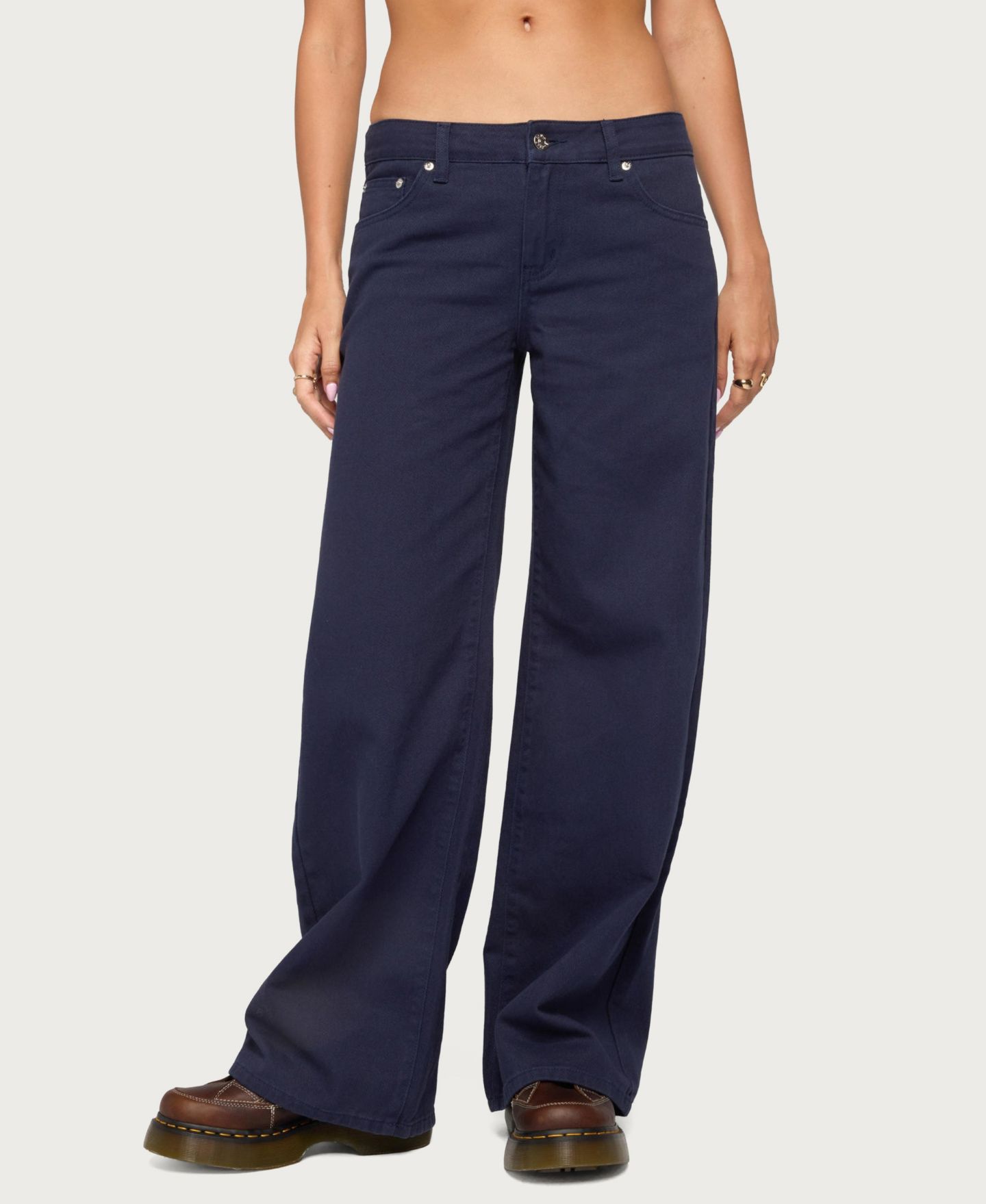 Женские джинсы Edikted Daytime Low Rise Baggy & Relaxed Fit, цвет: Тёмный синий — фото 4