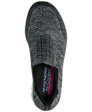 Skechers Women s Relaxed Fit Empire Round Up Walking Sneakers