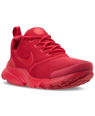 boys red nike trainers