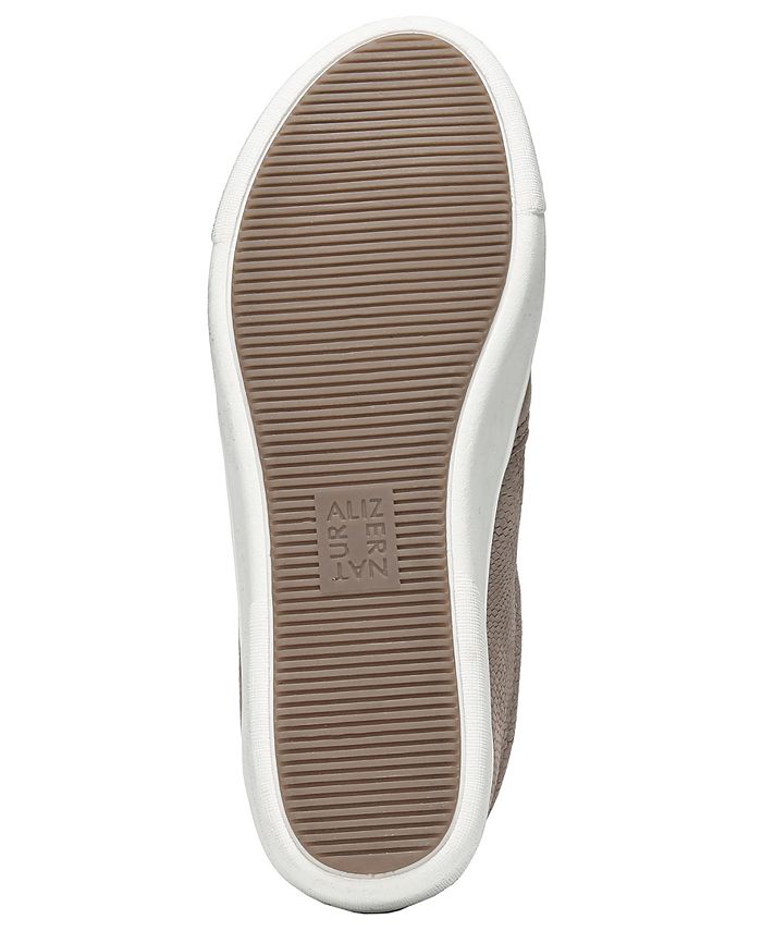 Macys hot sale naturalizer marianne