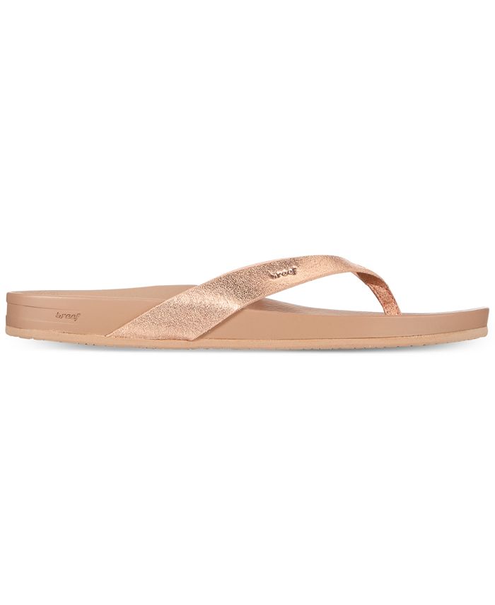 REEF Women #39 s Cushion Court Flip Flop Sandals Reviews Sandals