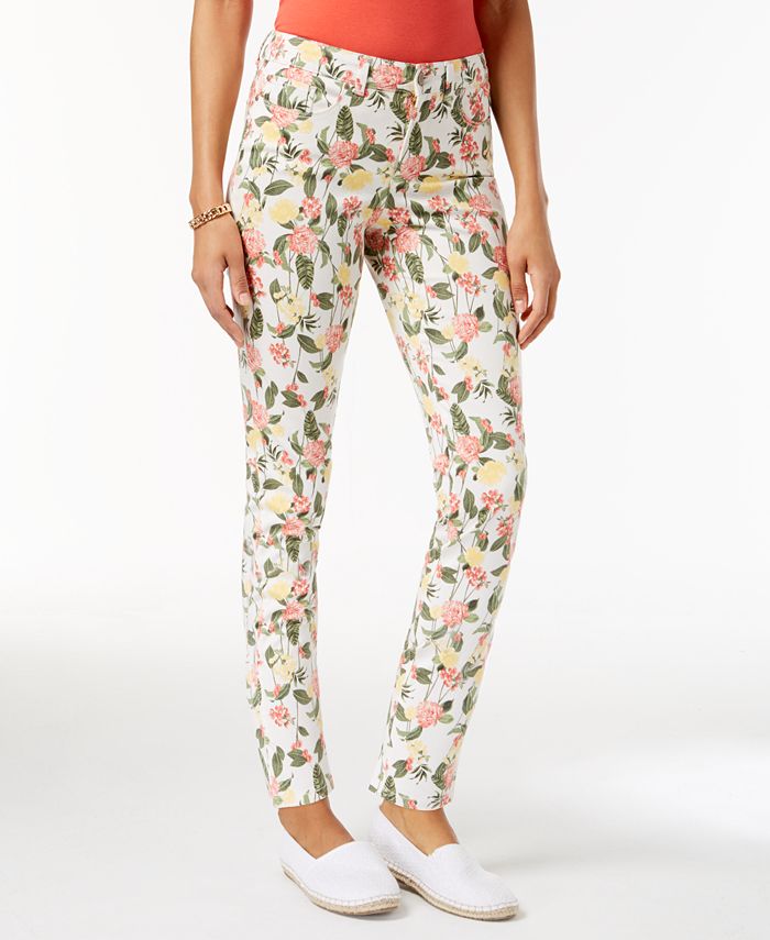 Macy's charter top club jeans petite