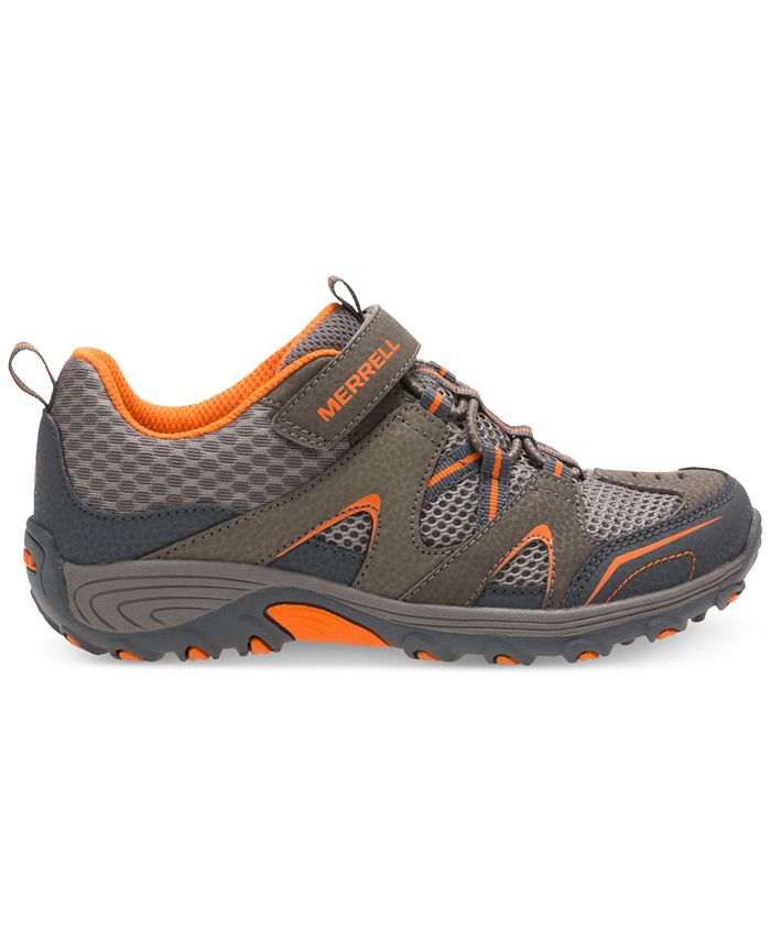 boys trail shoes