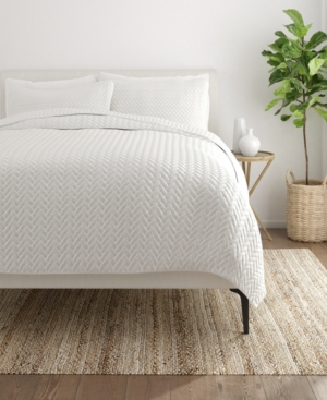 Home Collection Premium Ultra Soft Herring Pattern Quilted Coverlet Set Queen Bedding
