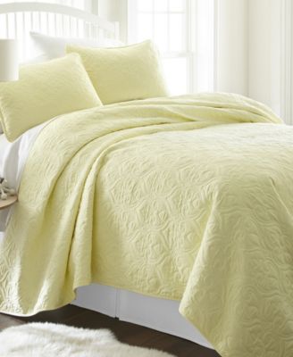 Ultra Soft Damask Pattern Lightweight Quilted Coverlet Set