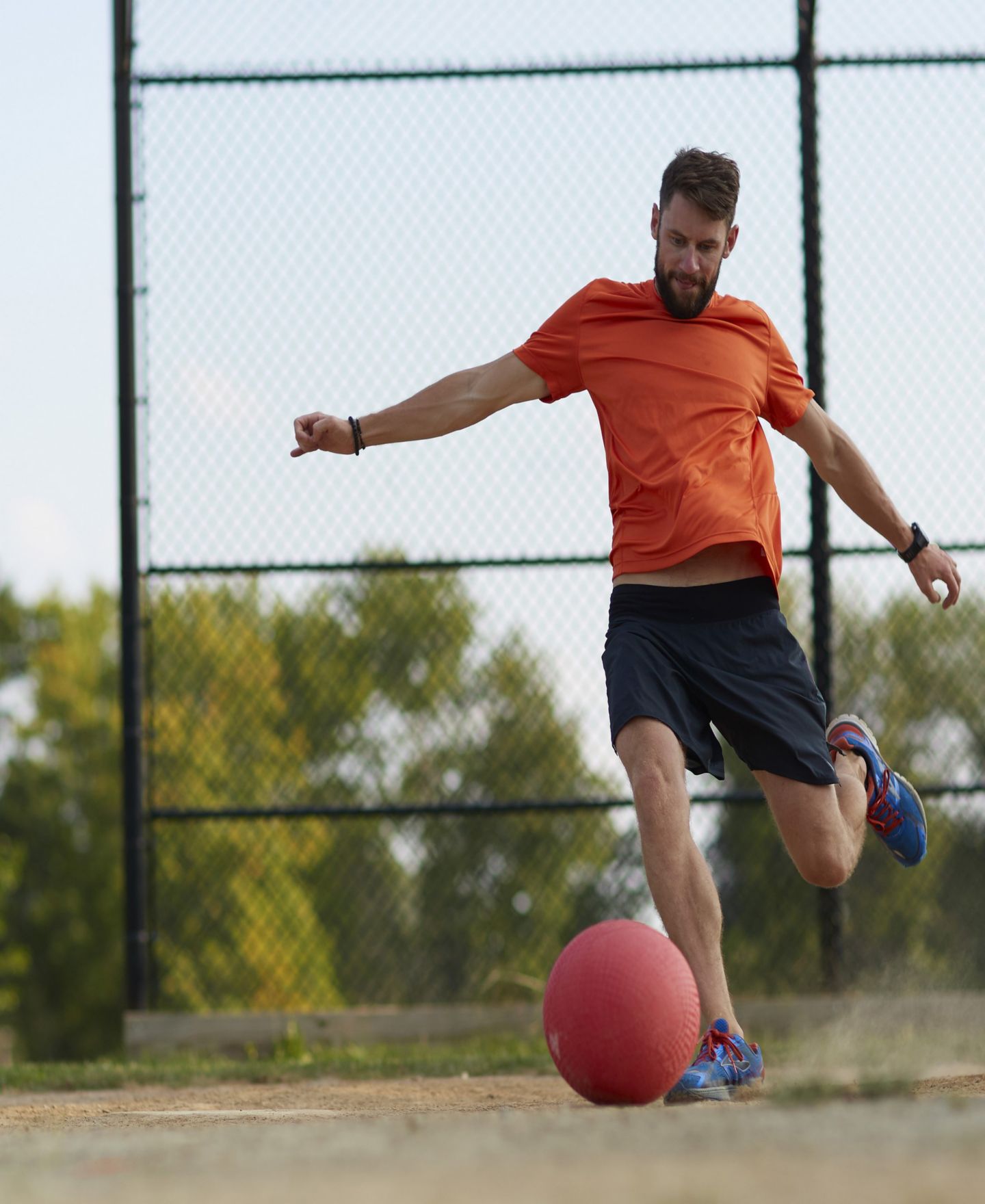 Детская игрушка Franklin Sports 10" Textured Rubber Kickball, Ages 5+ — фото 7