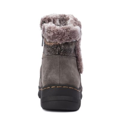 Acelyn Water Resistant Women's Bootie