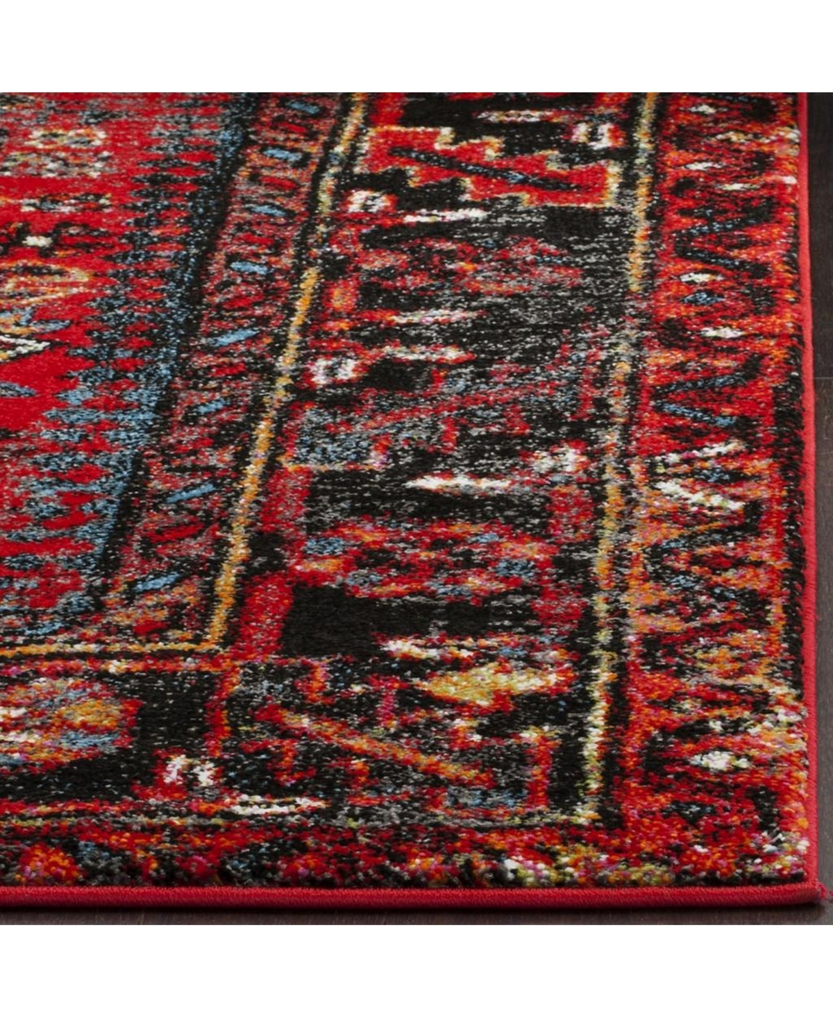 Safavieh Vintage Hamadan VTH211 Red and Multi 5'3" x 7'6" Area Rug