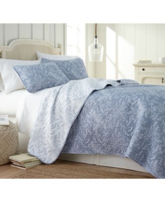 Winter Brush Lightweight Reversible Floral Quilt Set, King/California King