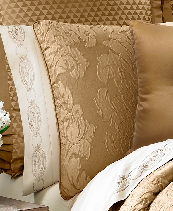J Queen New York Five Queens Court Colonial King Comforter Set