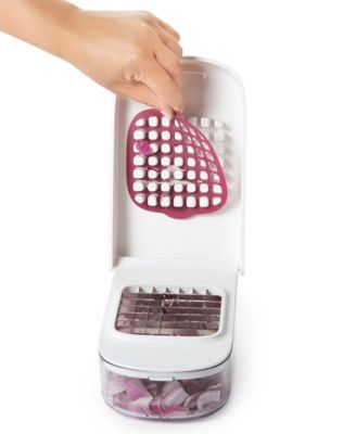 Vegetable Chopper with Easy-Pour Opening