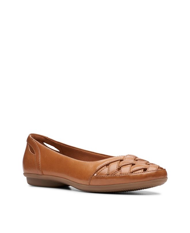 clarks gracelin maze leather flat