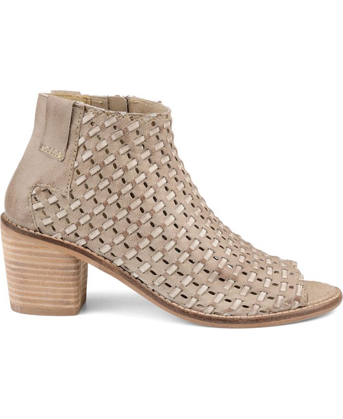 journee signature rachelle bootie