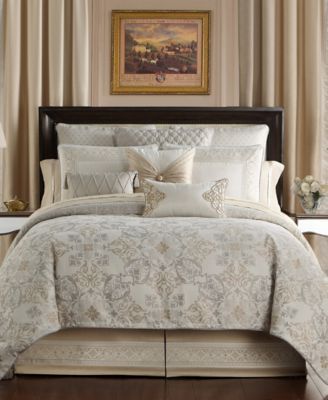 Waterford - SHELAH REVERSIBLE CAL. KING 4 PC. COMFORTER SET