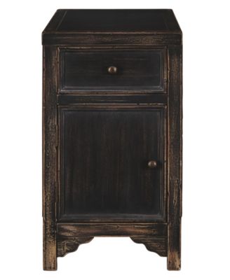 Signature Design By Ashley - Gavelston Chairside End Table