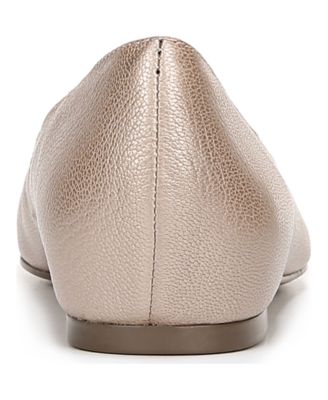 naturalizer sable flat