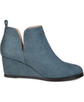 Journee Womens Mylee Medium and Wide Width Pull On Wedge Booties