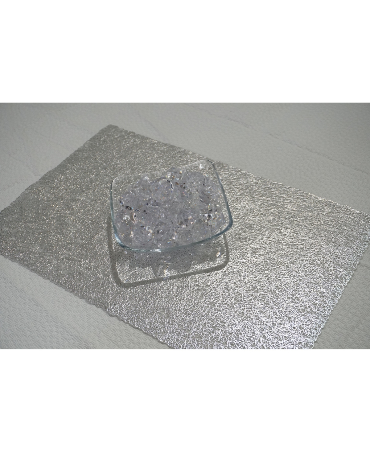 Dainty Home Reversible Metallic Lacey Place Mats Slip Resistant Placemats - Set of 4