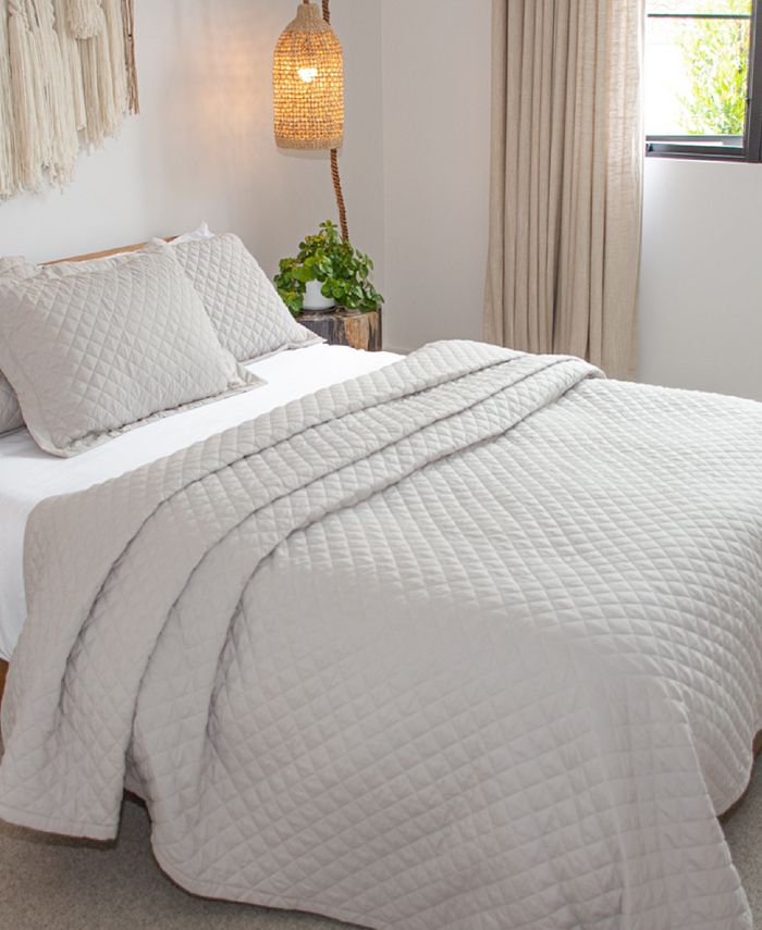 Jennifer Adams Home Jennifer Adams Diamond Queen Blanket/Coverlet Macy's